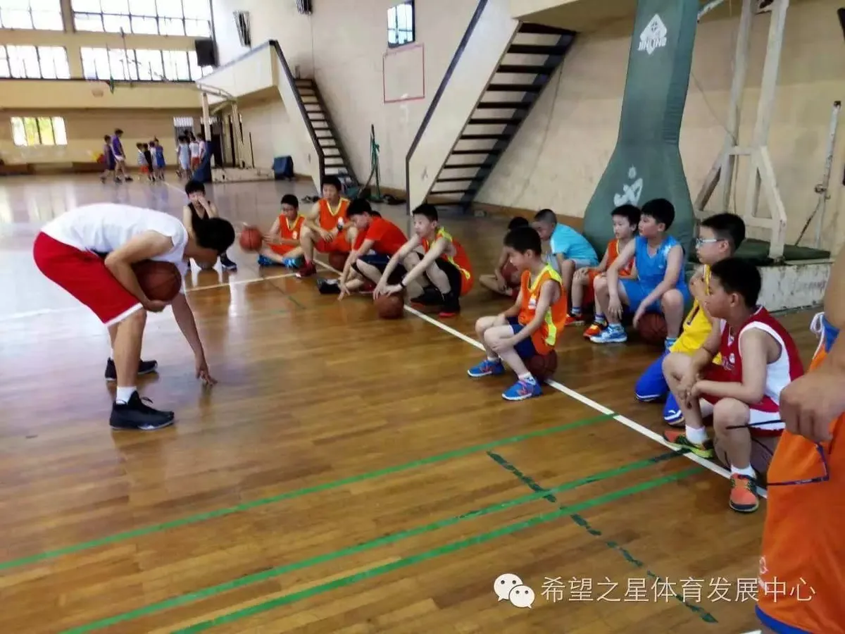 篮球封闭训练中的体能提升方案_0